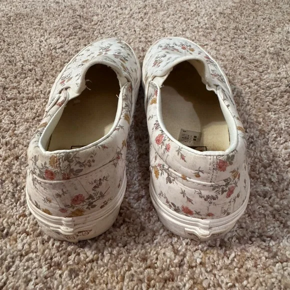 Vans Floral Slip-On Shoes - Picture 2 of 4